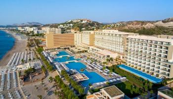 Amada Colossos By Louis Hotels